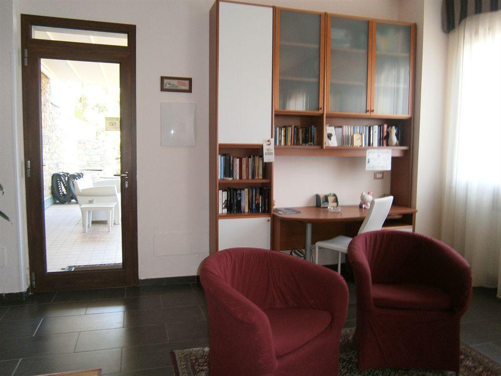Arianna Hill House Bed & Breakfast Специя Екстериор снимка