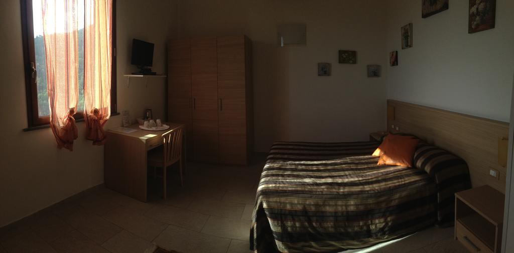 Arianna Hill House Bed & Breakfast Специя Екстериор снимка